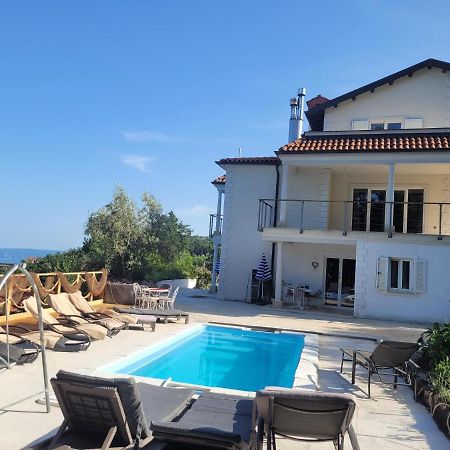 Apartments Chiara Mit Meerblick Und Pool Und Jacuzzi Lovran Exterior photo