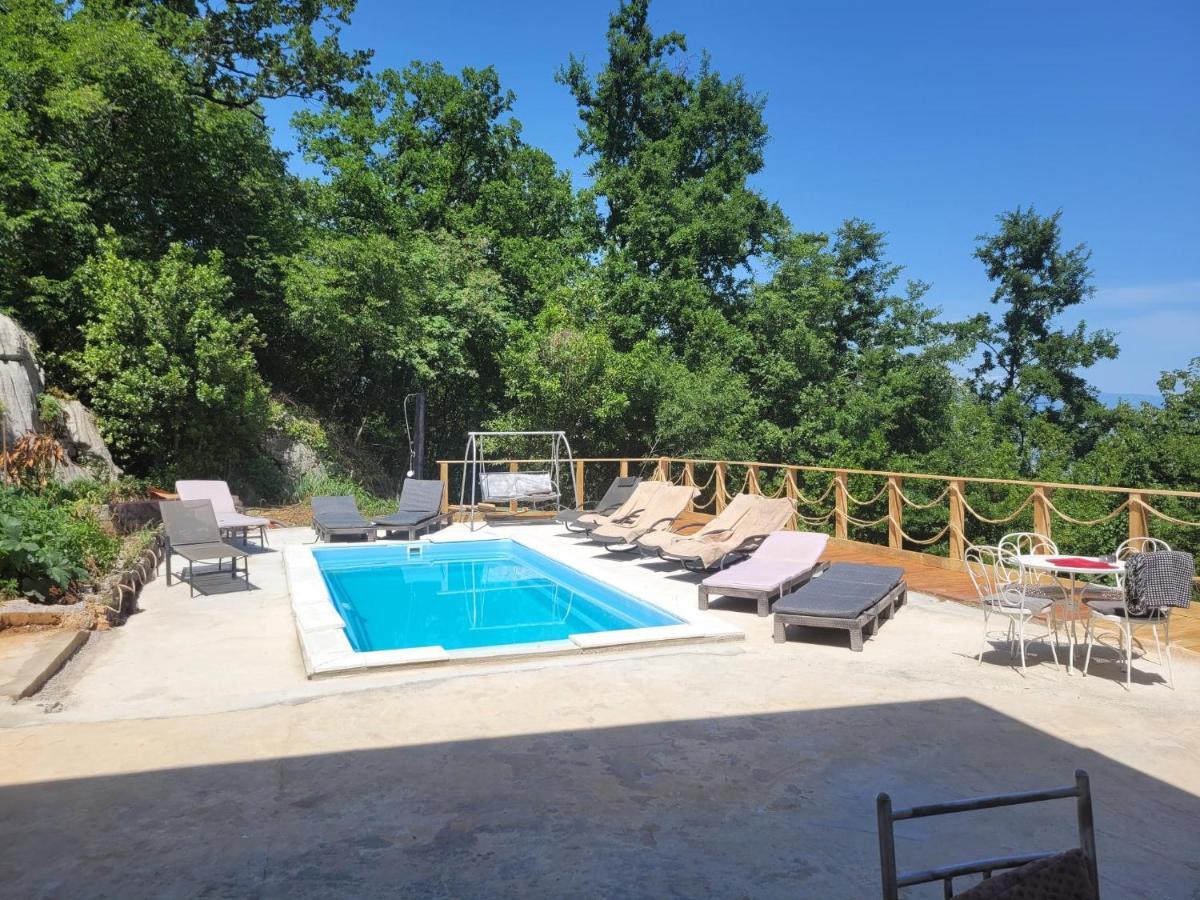 Apartments Chiara Mit Meerblick Und Pool Und Jacuzzi Lovran Exterior photo
