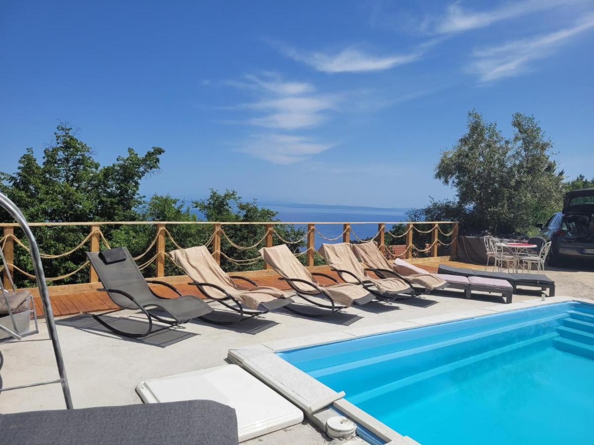 Apartments Chiara Mit Meerblick Und Pool Und Jacuzzi Lovran Exterior photo