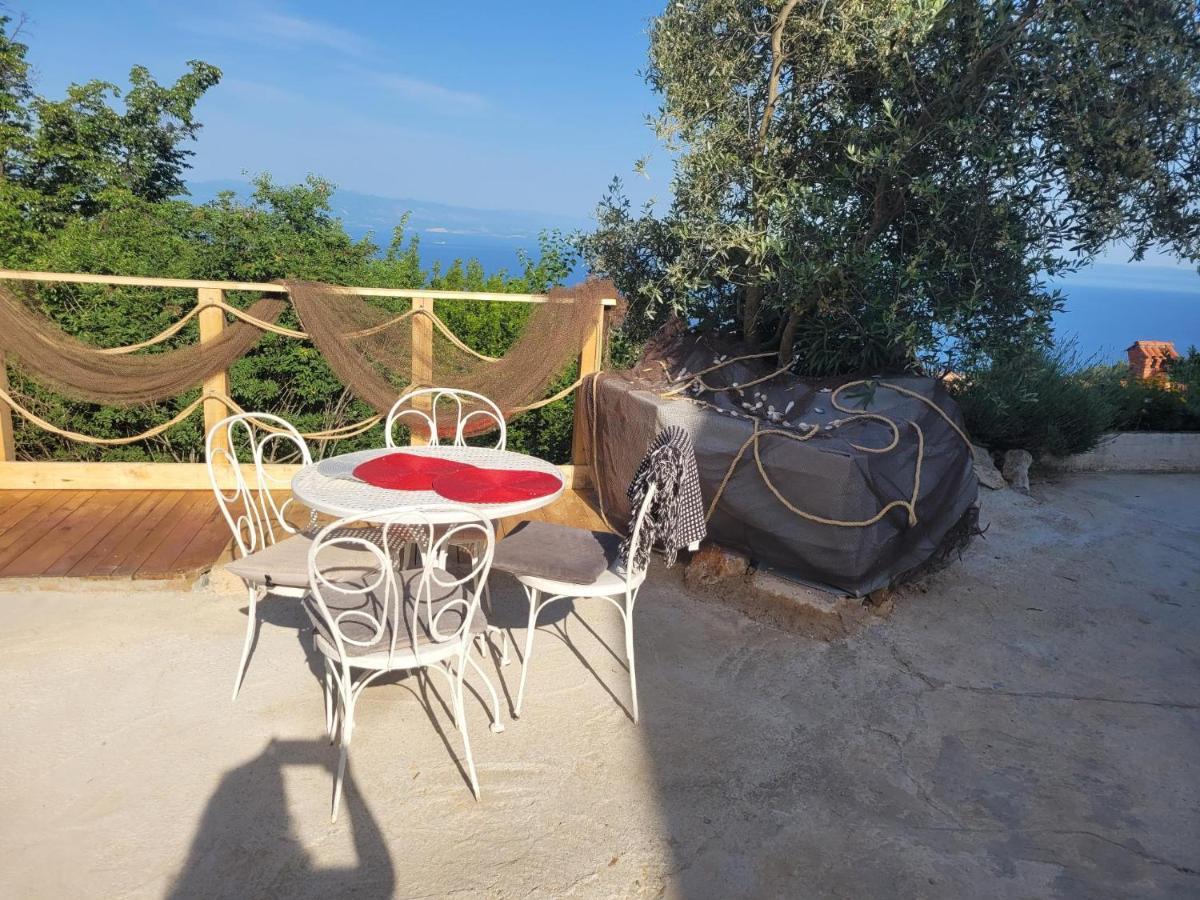 Apartments Chiara Mit Meerblick Und Pool Und Jacuzzi Lovran Exterior photo