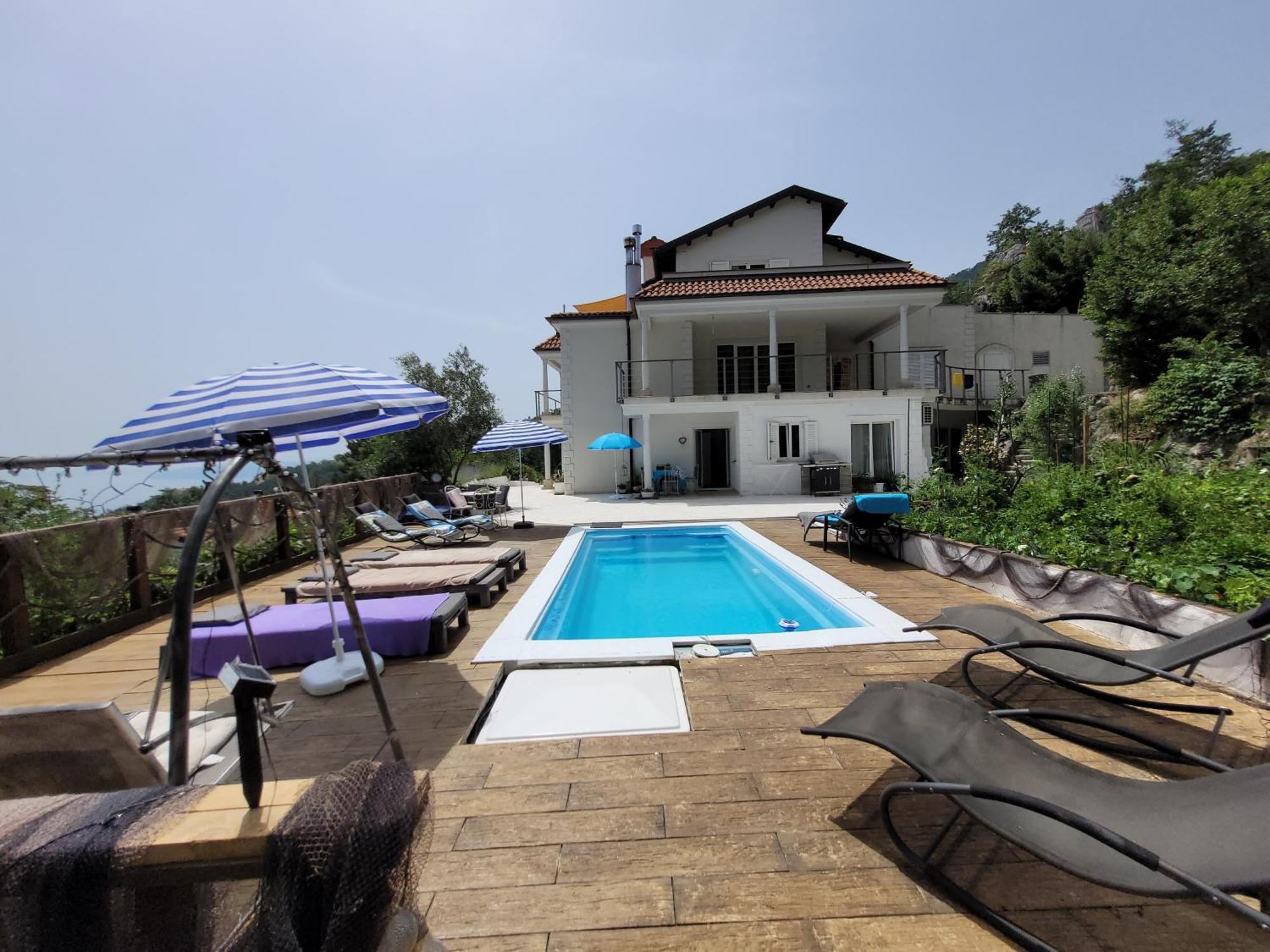 Apartments Chiara Mit Meerblick Und Pool Und Jacuzzi Lovran Exterior photo