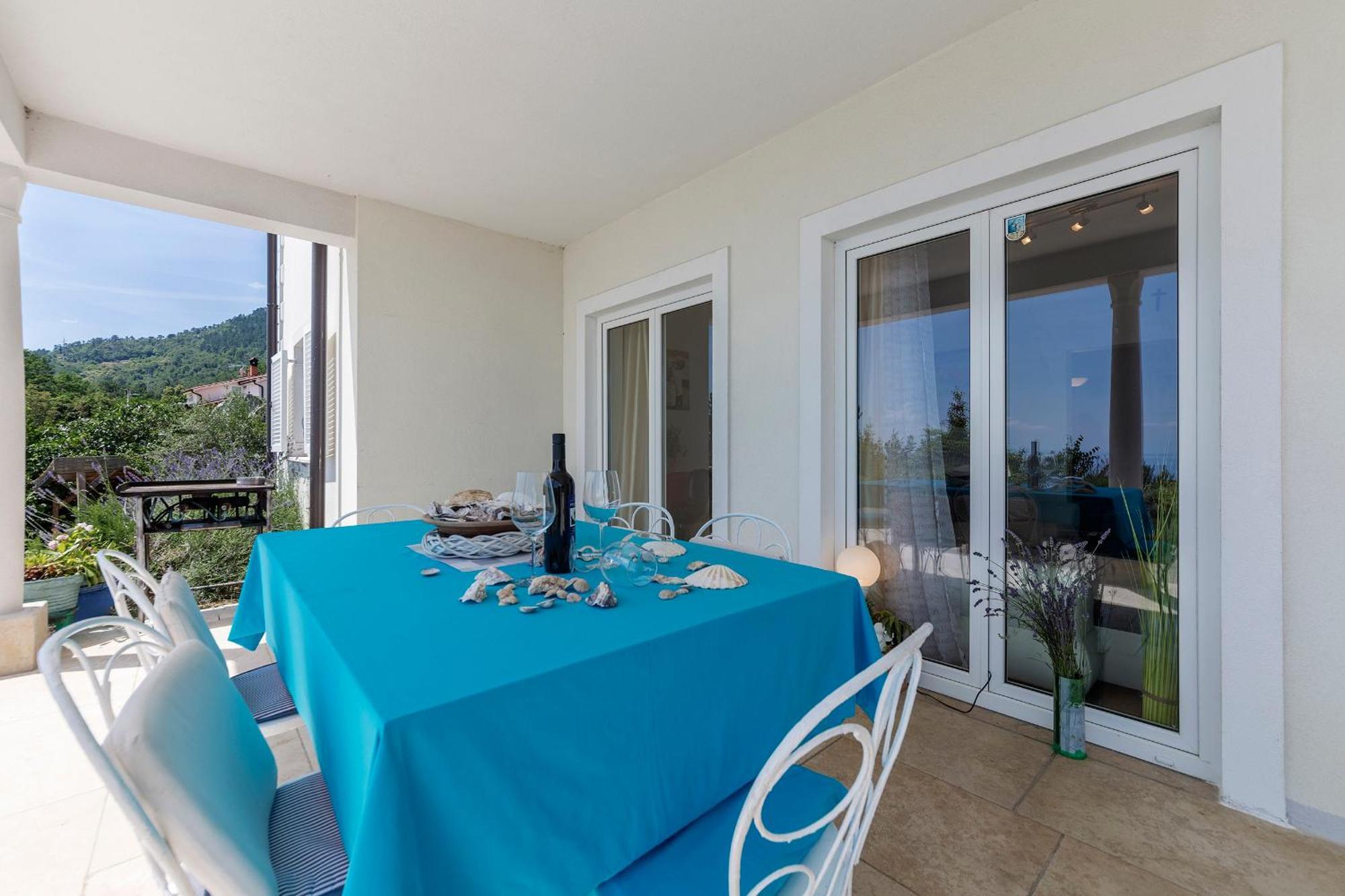 Apartments Chiara Mit Meerblick Und Pool Und Jacuzzi Lovran Exterior photo