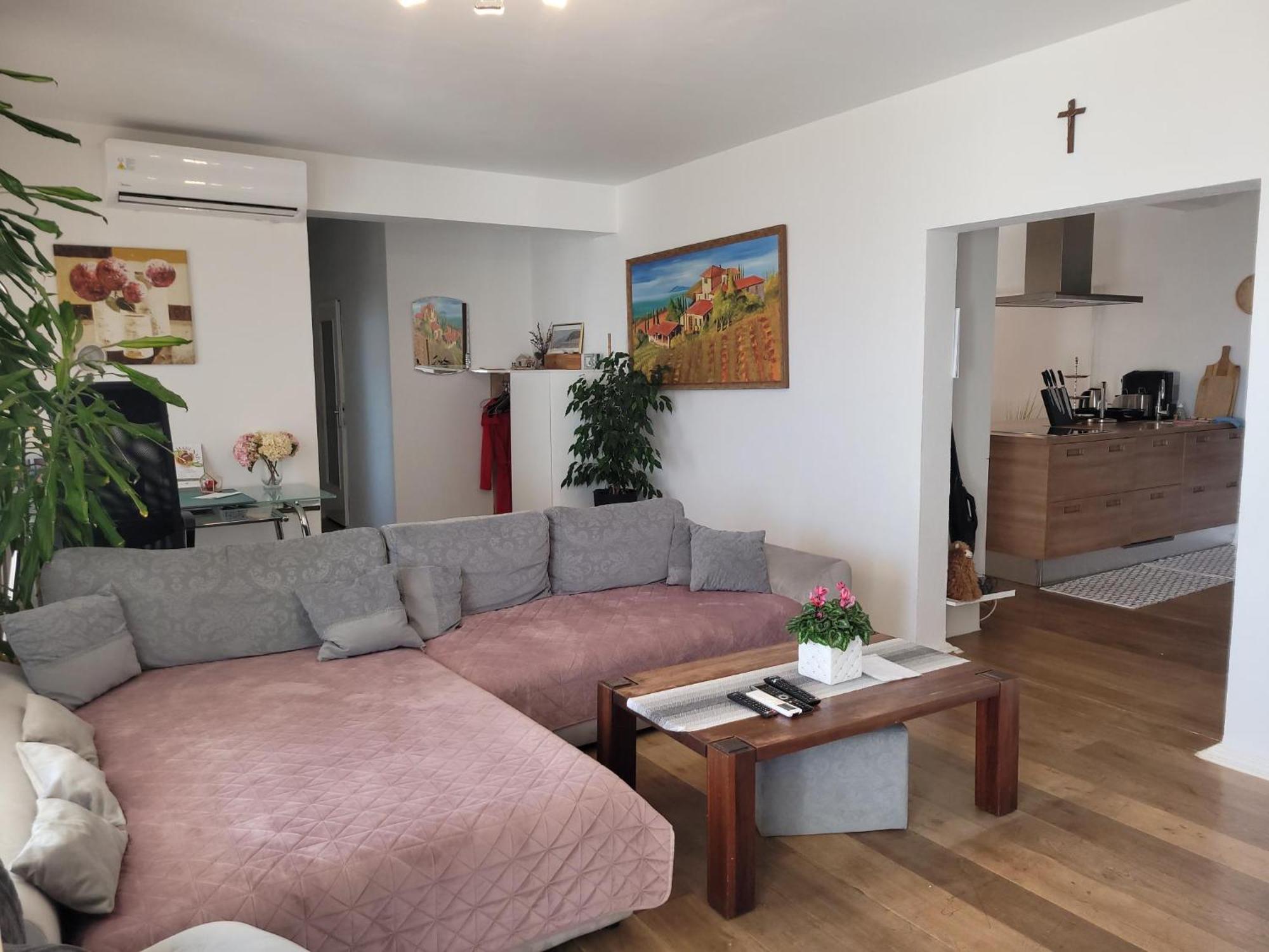 Apartments Chiara Mit Meerblick Und Pool Und Jacuzzi Lovran Exterior photo